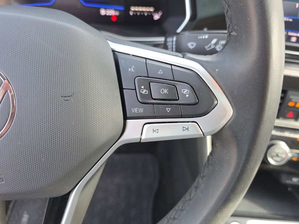 Used 2024 Volkswagen Jetta SE w/ Panoramic Sunroof Package FWD image 30
