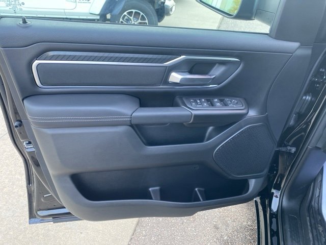New 2026 RAM 1500 4x4 Crew Cab image 14