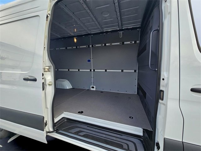 New 2024 Mercedes-Benz eSprinter 170 Cargo image 11