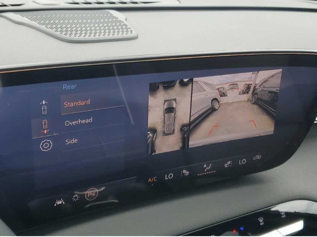 Used 2025 Buick Enclave Sport Touring w/ Power Package FWD image 29