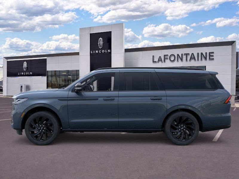 New 2025 Lincoln Navigator L Reserve w/ Jet Appearance Package AWD/4WD image 3