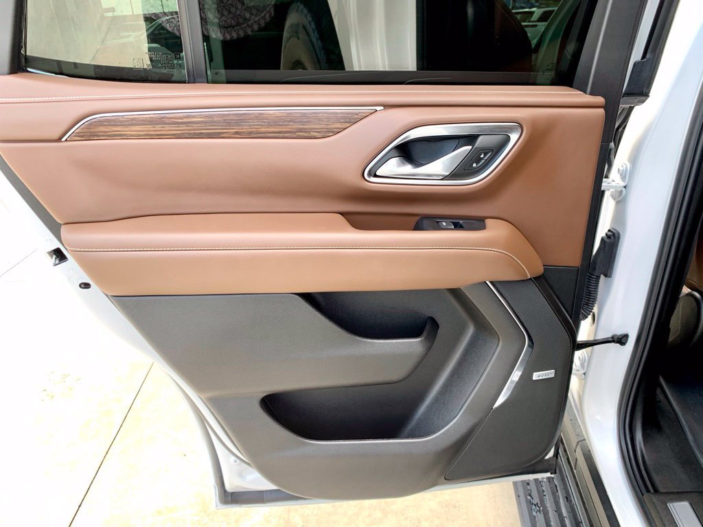Used 2023 Chevrolet Tahoe High Country RWD image 16