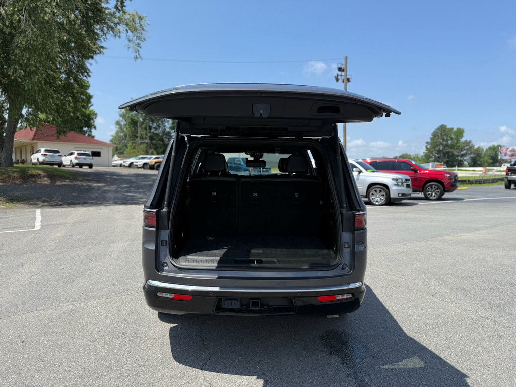 Used 2022 Jeep Wagoneer Series III w/ Flexible Seating Group RWD image 20