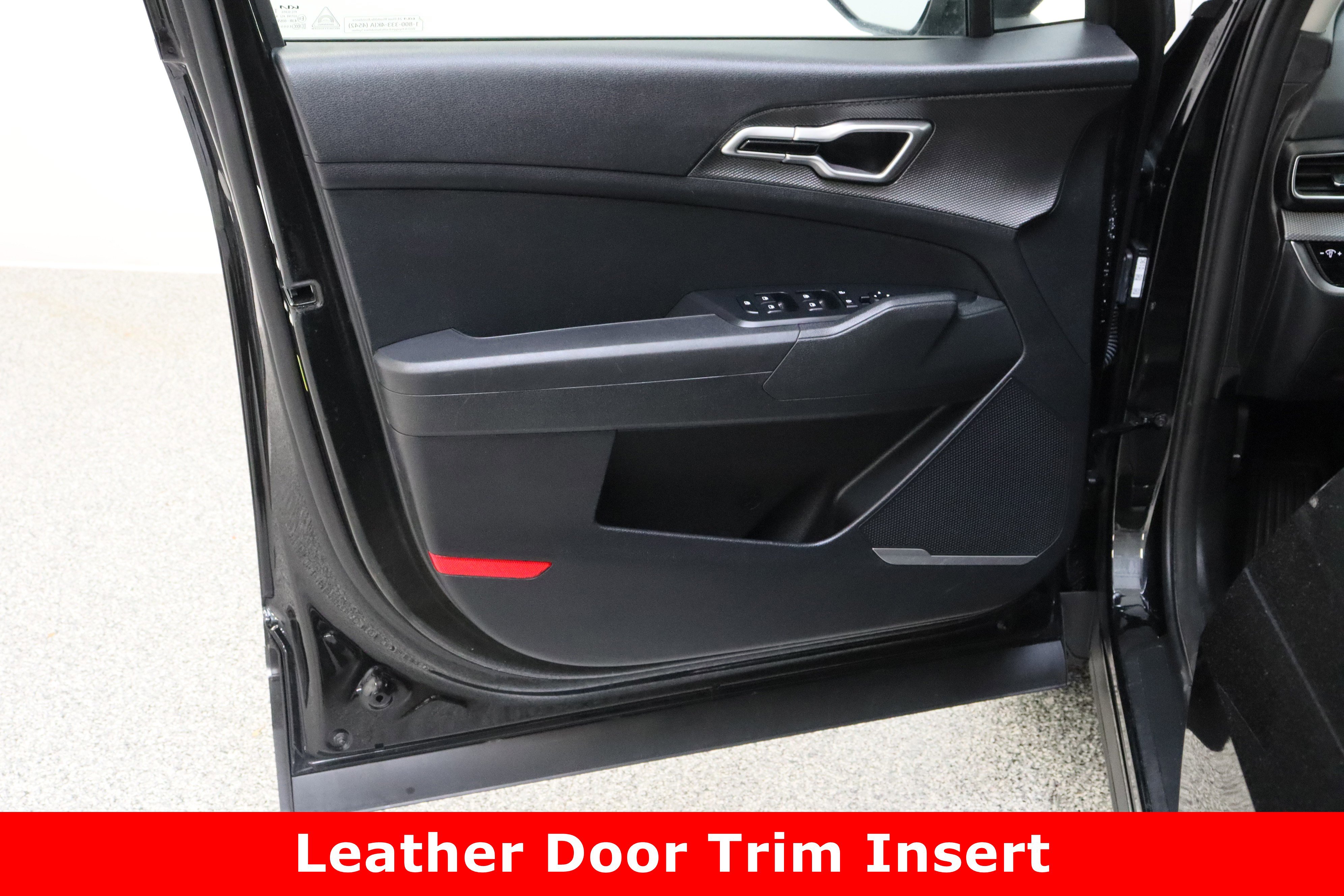 Used 2024 Kia Sportage LX image 12