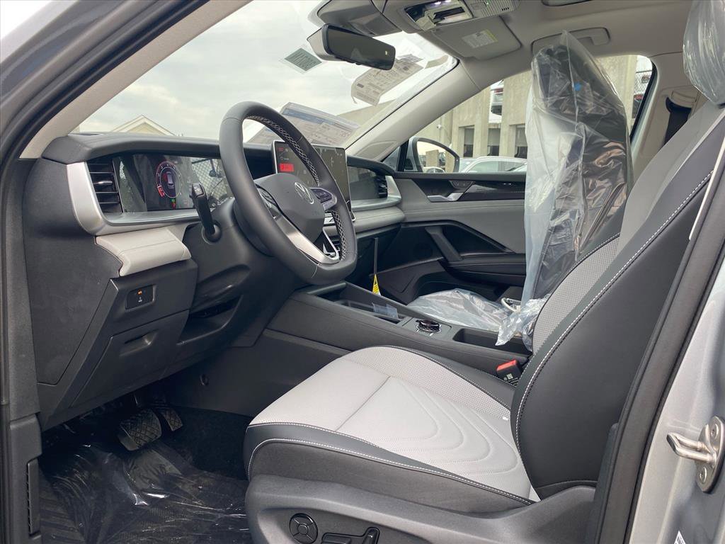 New 2026 Volkswagen Tiguan SE image 7