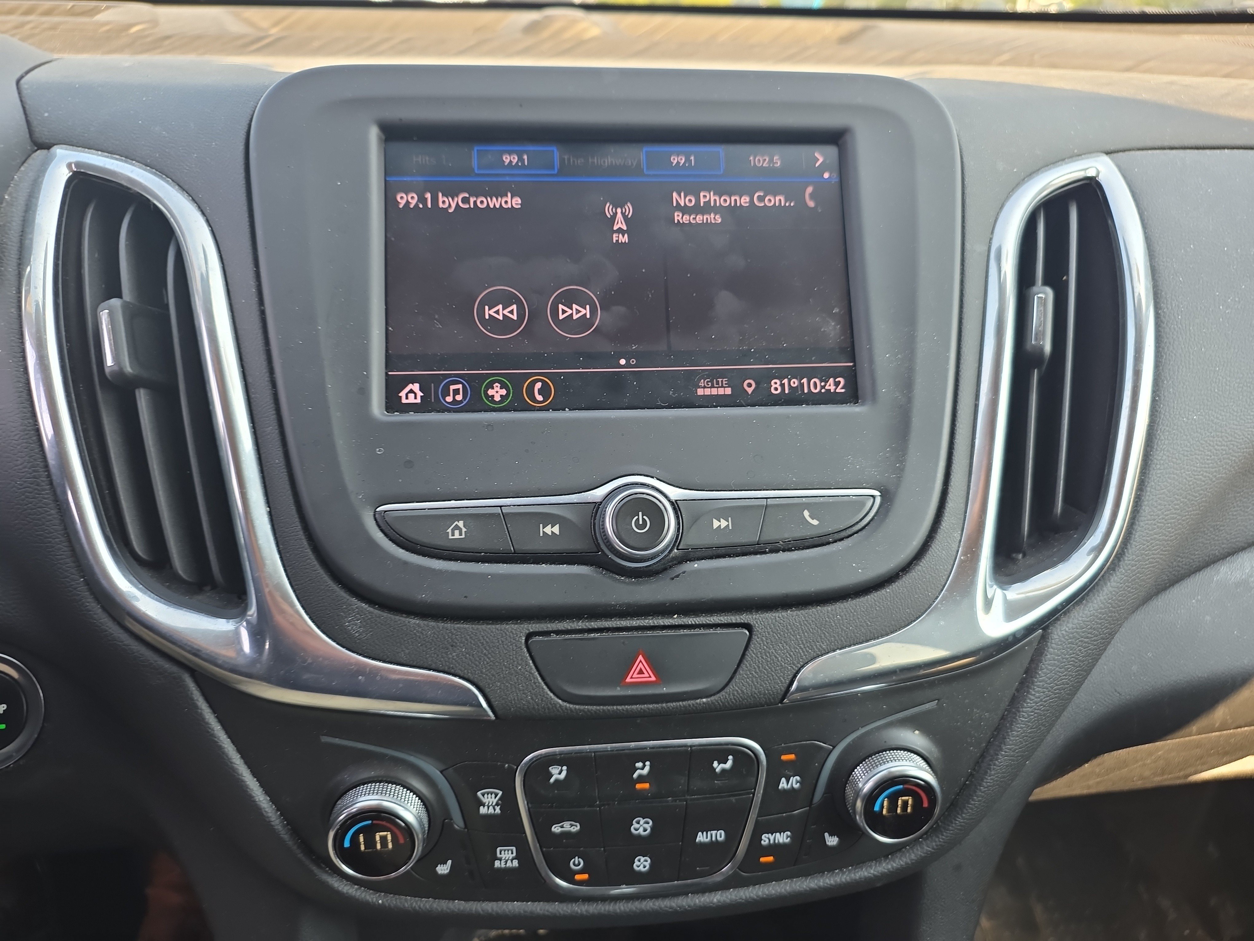Used 2020 Chevrolet Equinox LT FWD image 14