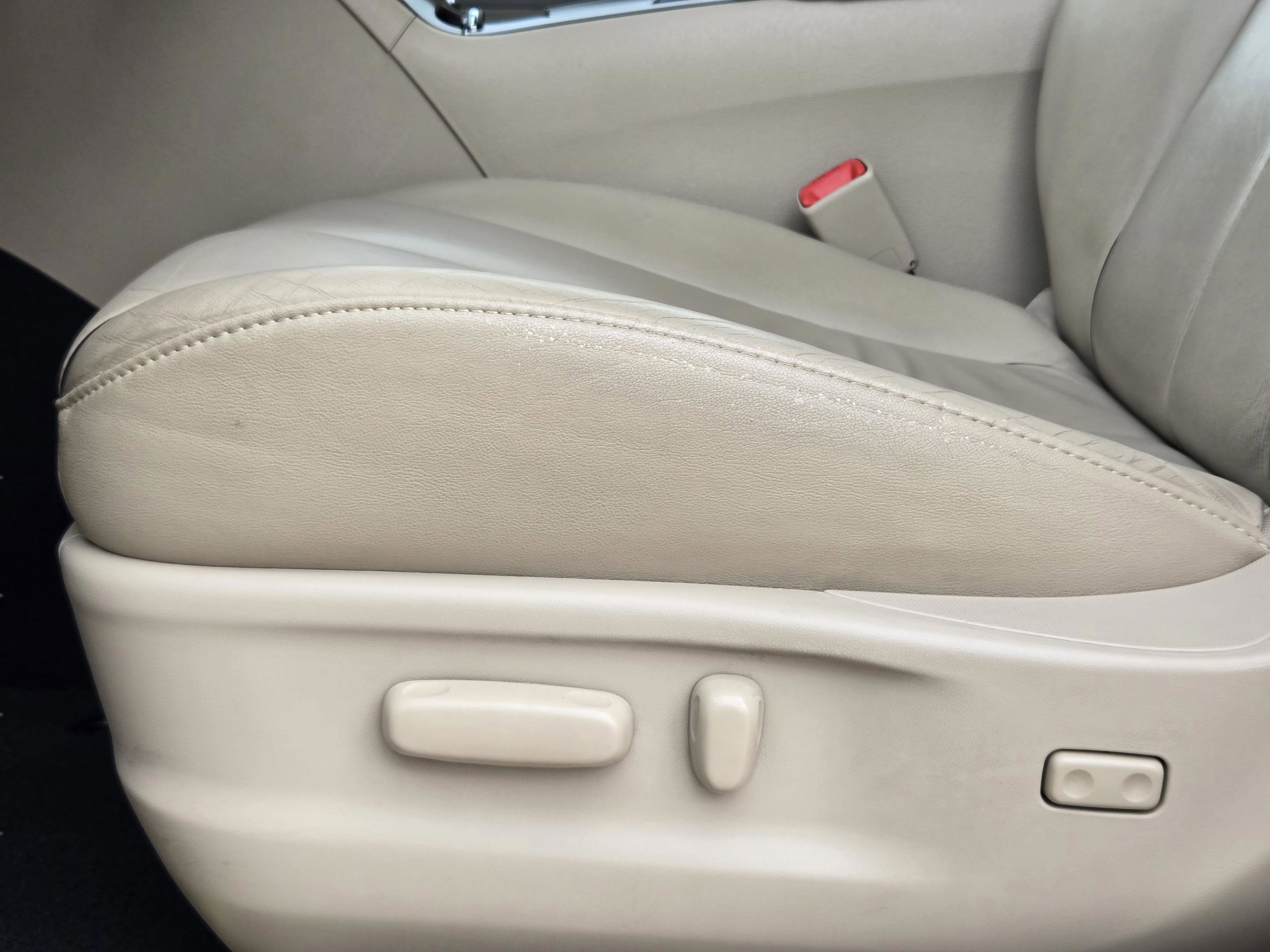 Used 2014 Toyota Venza Limited w/ Tow Prep Package AWD/4WD image 21