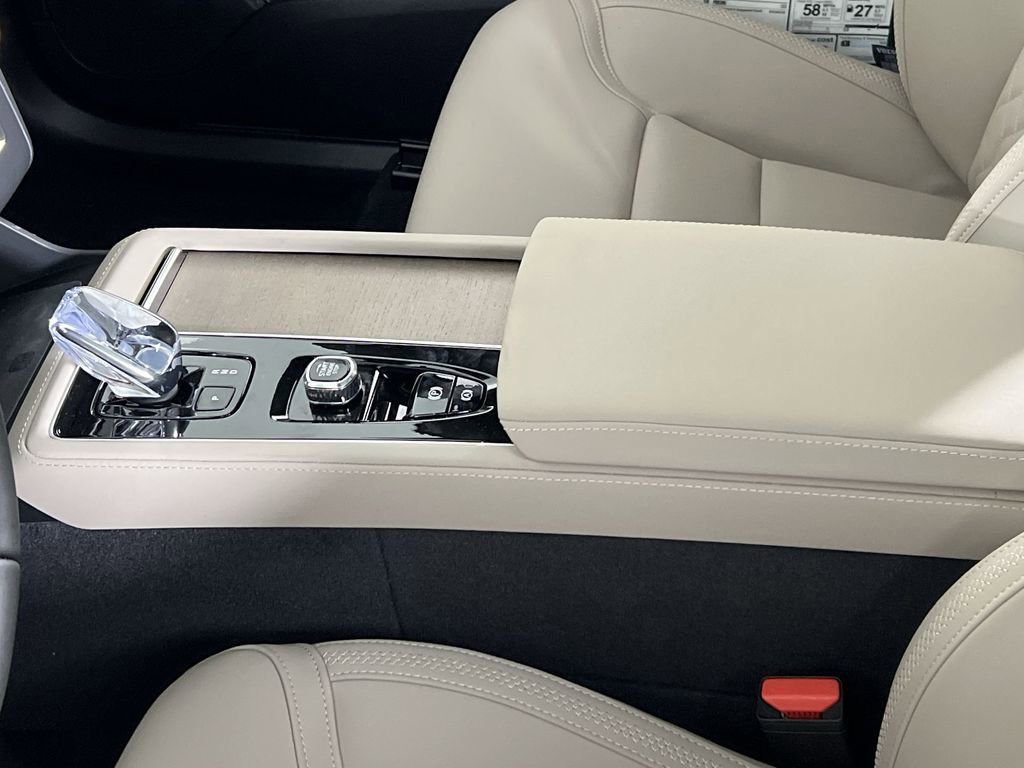New 2026 Volvo XC90 T8 Plus w/ Protection Package Premier image 20