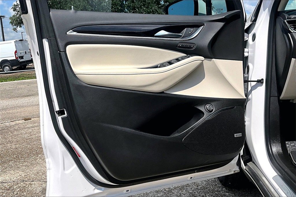 Used 2023 Buick Enclave Premium w/ Experience Buick Package image 17