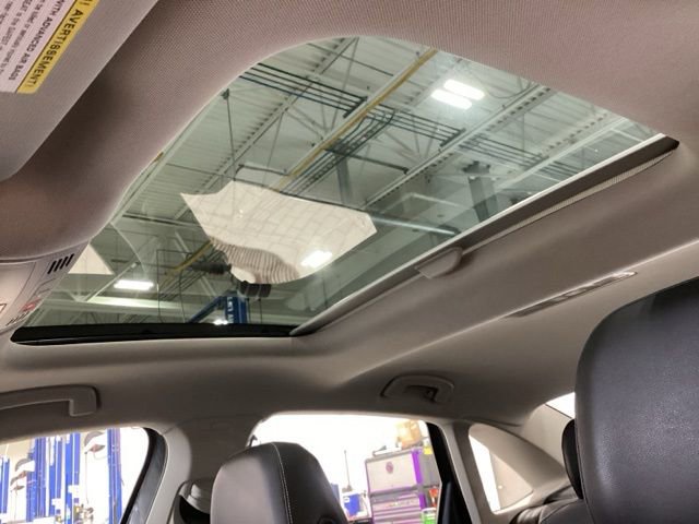 Used 2025 Volkswagen Jetta SE w/ Sunroof Package image 13