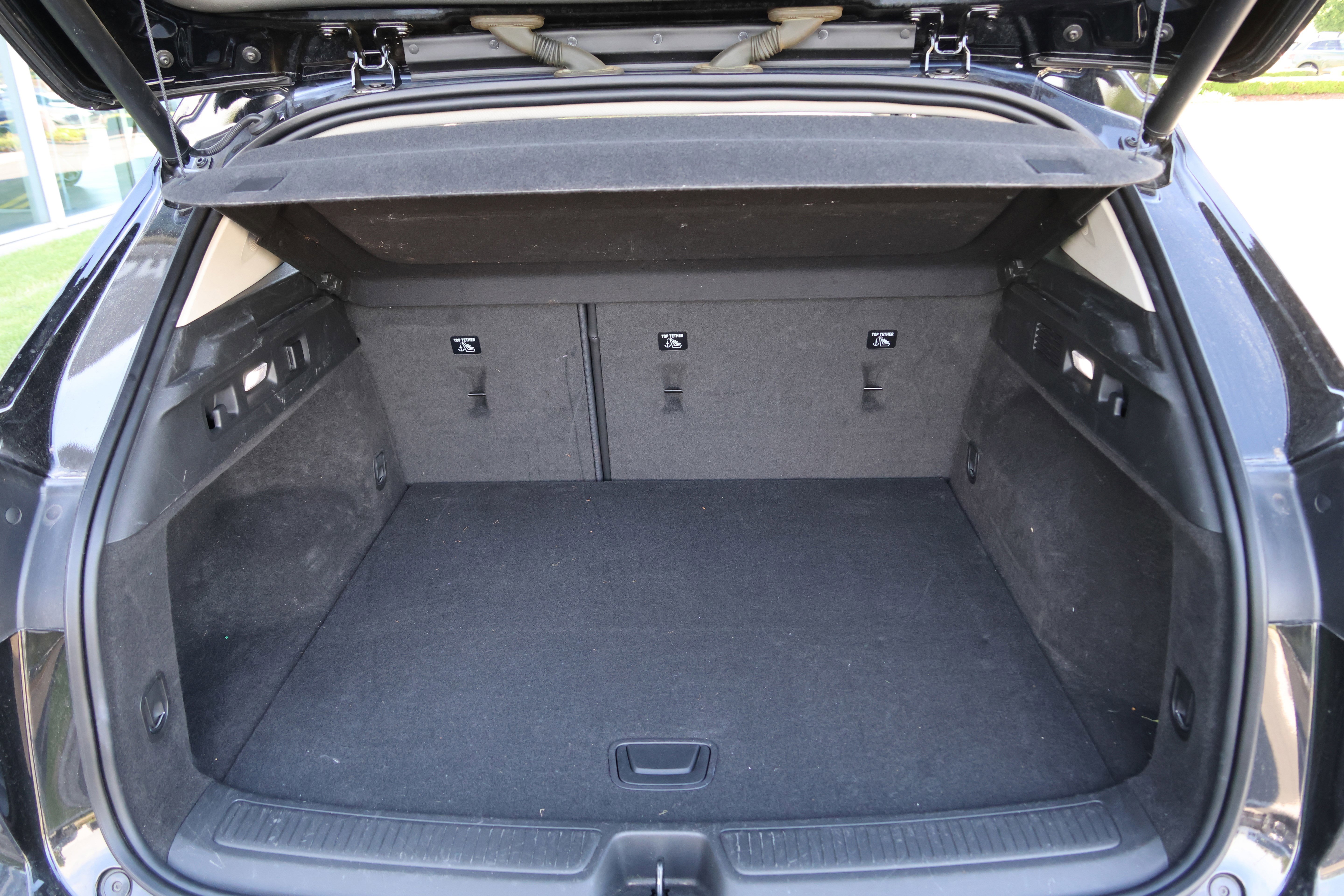 Used 2022 Buick Envision Avenir w/ Technology Package II FWD image 33