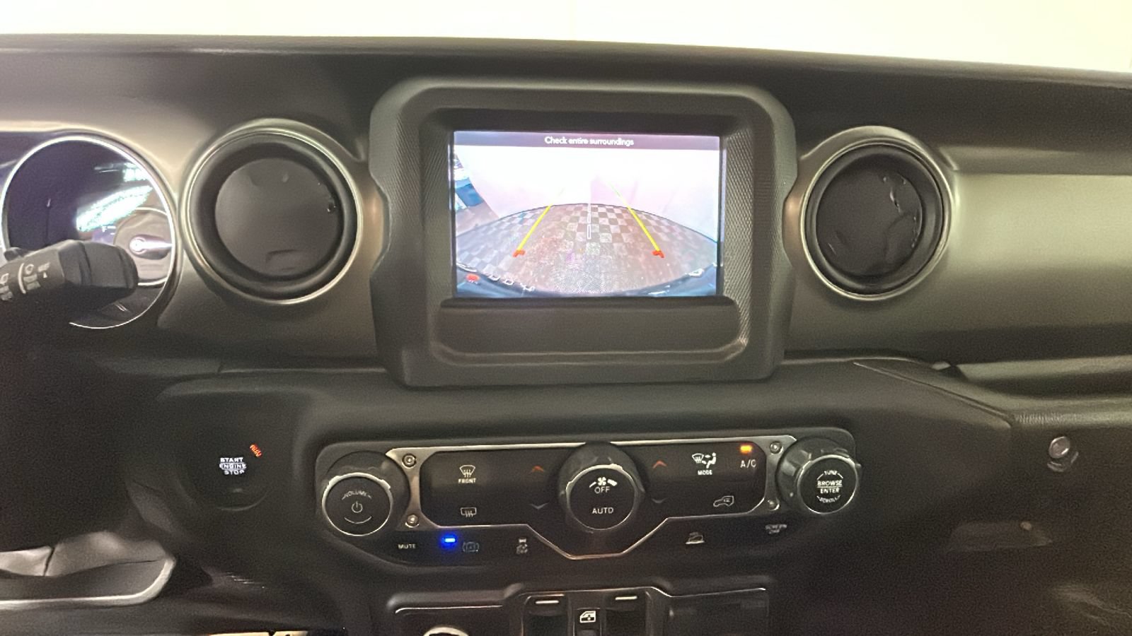 Used 2023 Jeep Wrangler Unlimited w/ Convenience Group AWD/4WD image 27