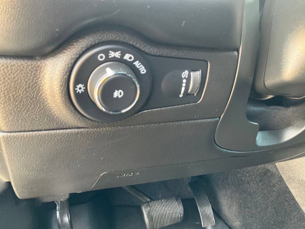 Used 2021 Dodge Durango R/T w/ Tow 'N Go Package AWD/4WD image 9