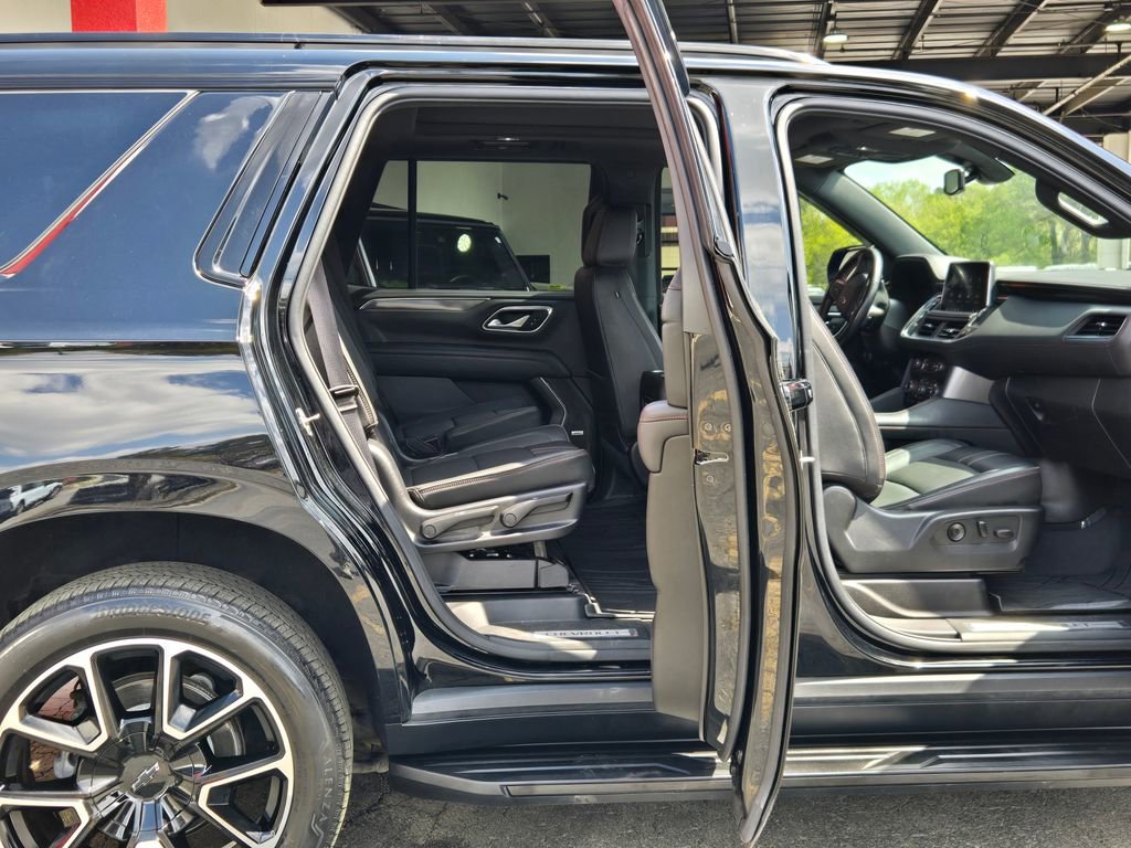Used 2021 Chevrolet Tahoe RST w/ Luxury Package AWD/4WD image 18
