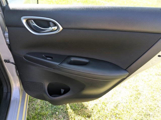 Used 2019 Nissan Sentra SV FWD image 29