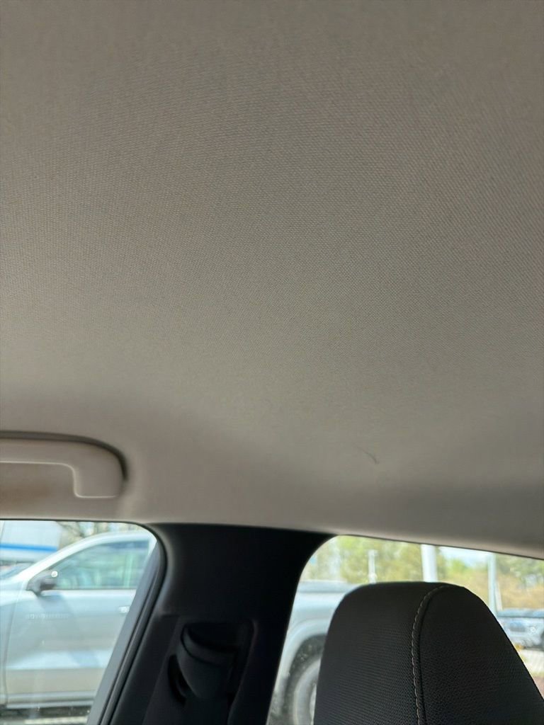 Used 2021 Toyota Corolla LE image 11