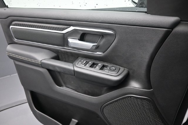 New 2027 RAM 1500 4x4 Crew Cab image 16