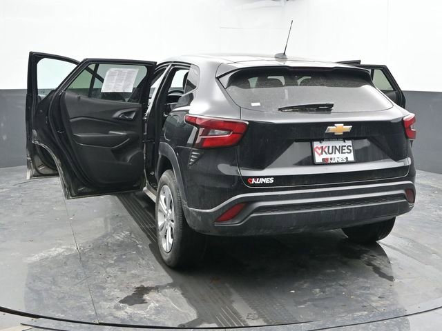 Used 2024 Chevrolet Trax LS image 50