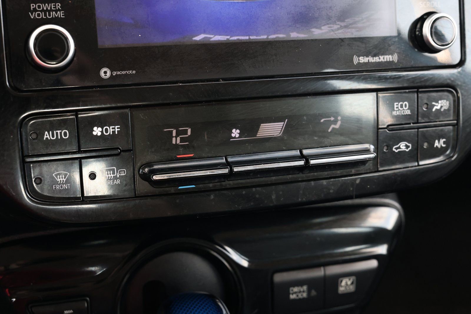 Used 2022 Toyota Prius L Eco image 20