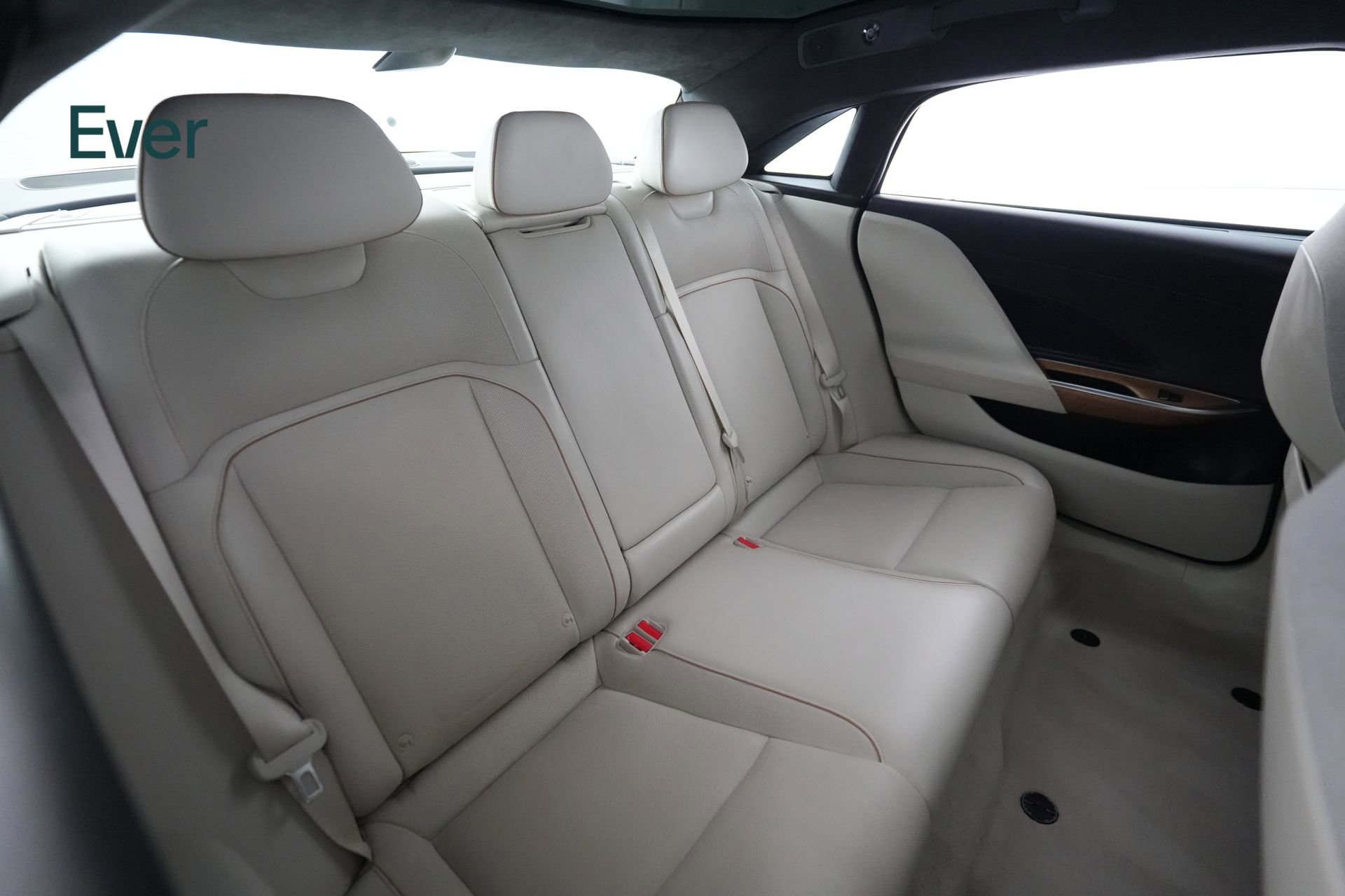 Used 2023 Lucid Air Touring image 5