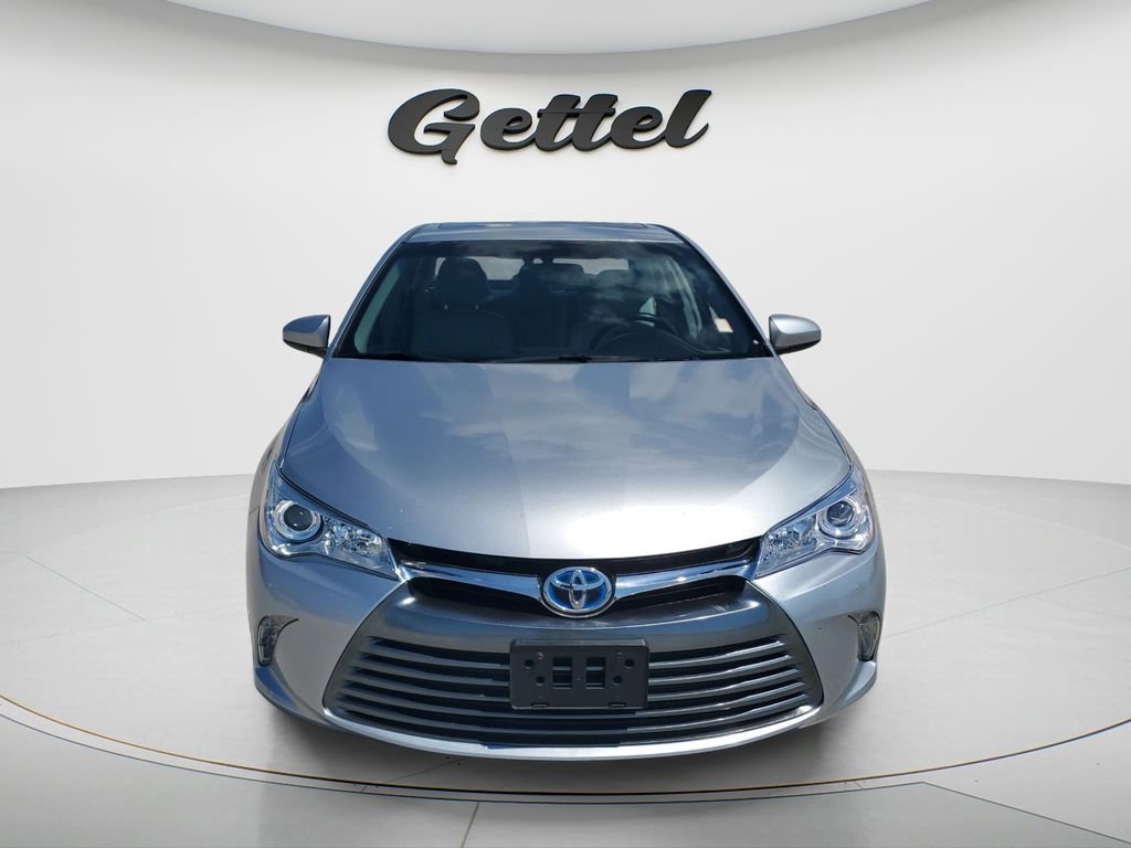 Used 2015 Toyota Camry XLE w/ Moonroof Package image 2