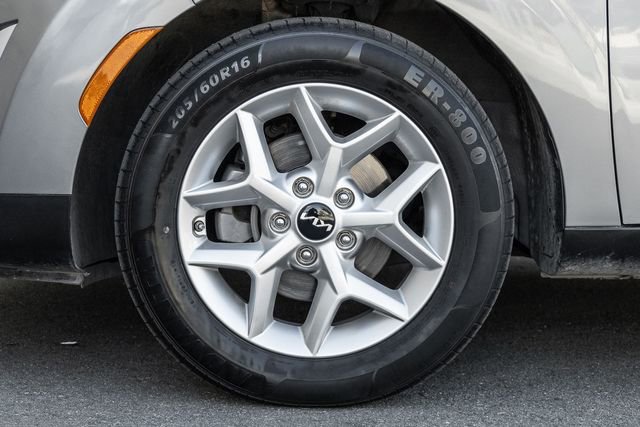 Used 2023 Kia Soul LX w/ LX Technology Package image 13