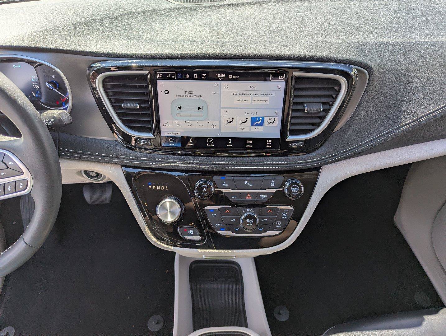 Used 2023 Chrysler Pacifica Touring-L FWD image 17