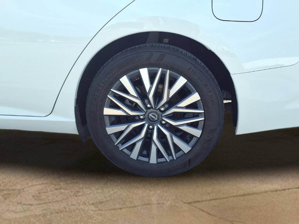 Used 2025 Nissan Altima 2.5 SV FWD image 25