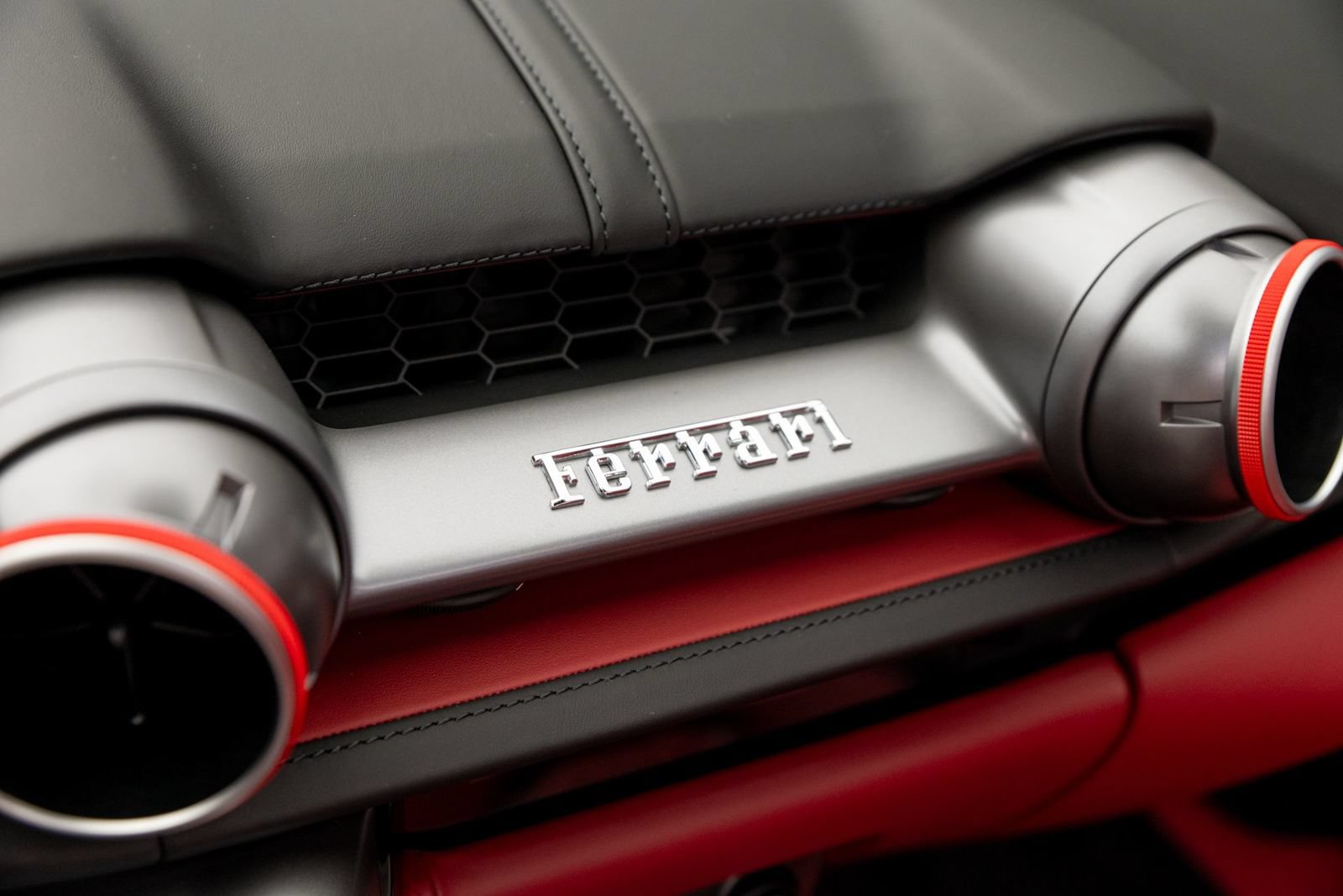 Used 2022 Ferrari 812 GTS RWD image 30
