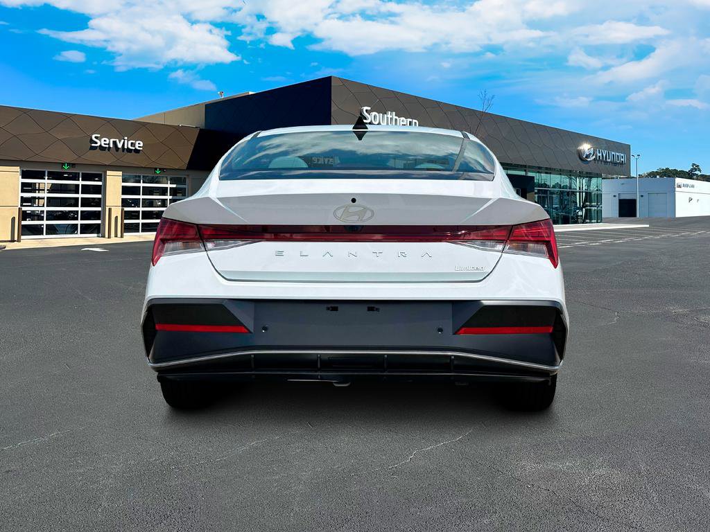 New 2025 Hyundai Elantra Limited FWD image 7