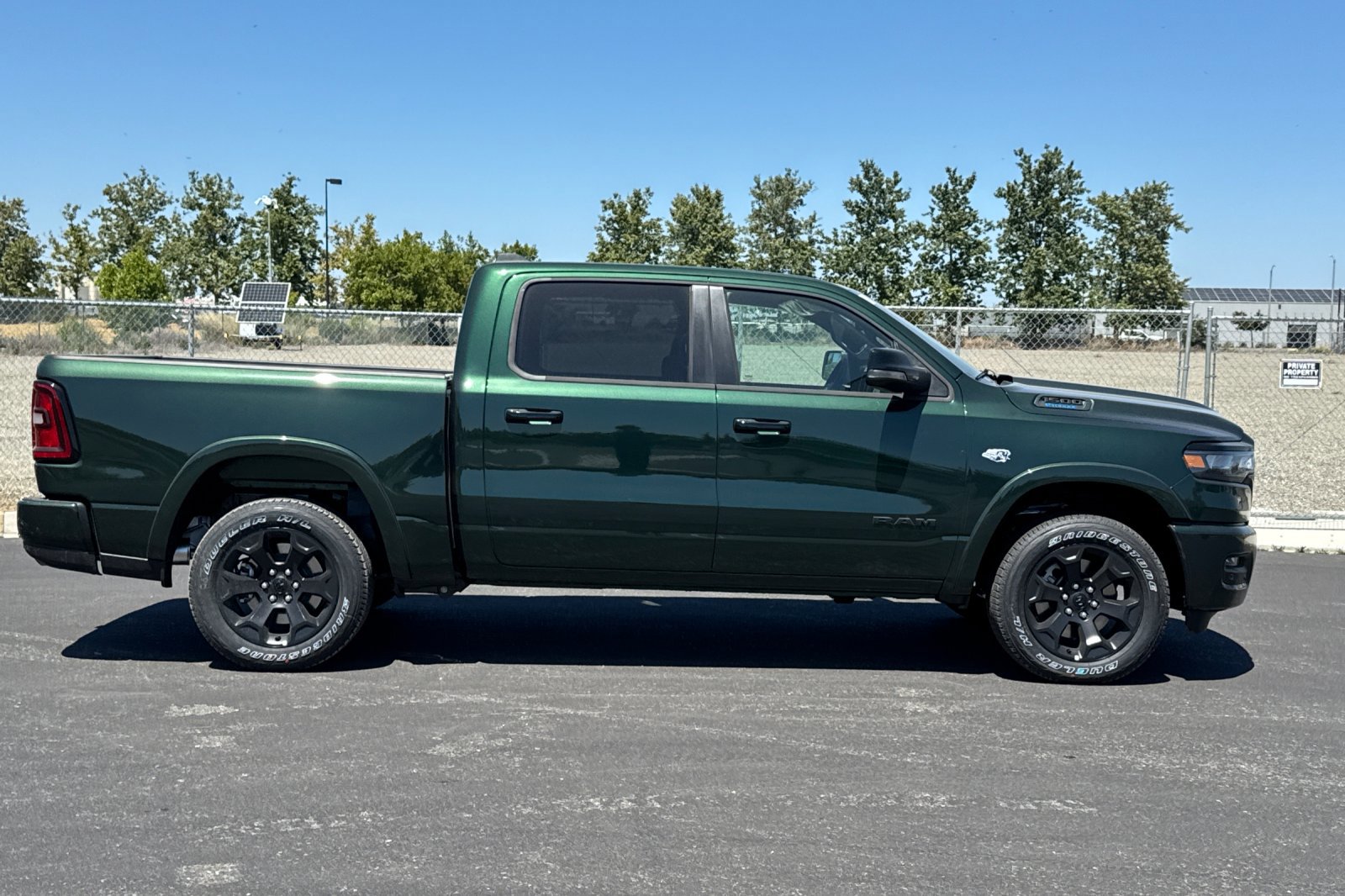 New 2026 RAM 1500 4x4 Crew Cab image 2