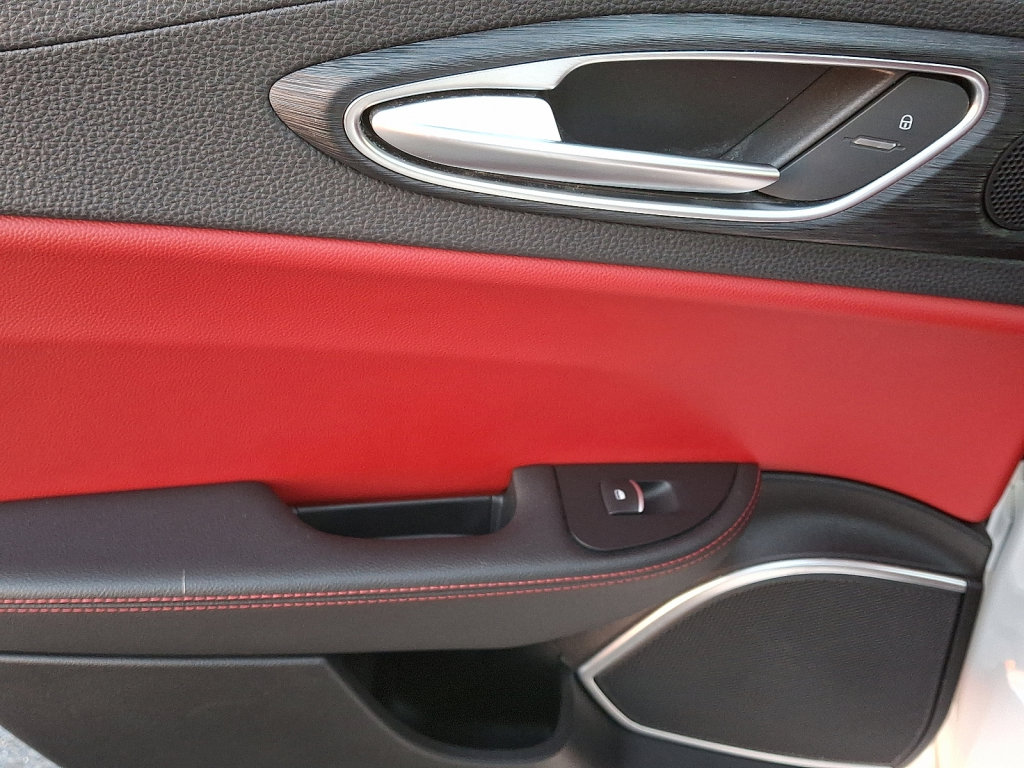 Used 2020 Alfa Romeo Giulia AWD image 19