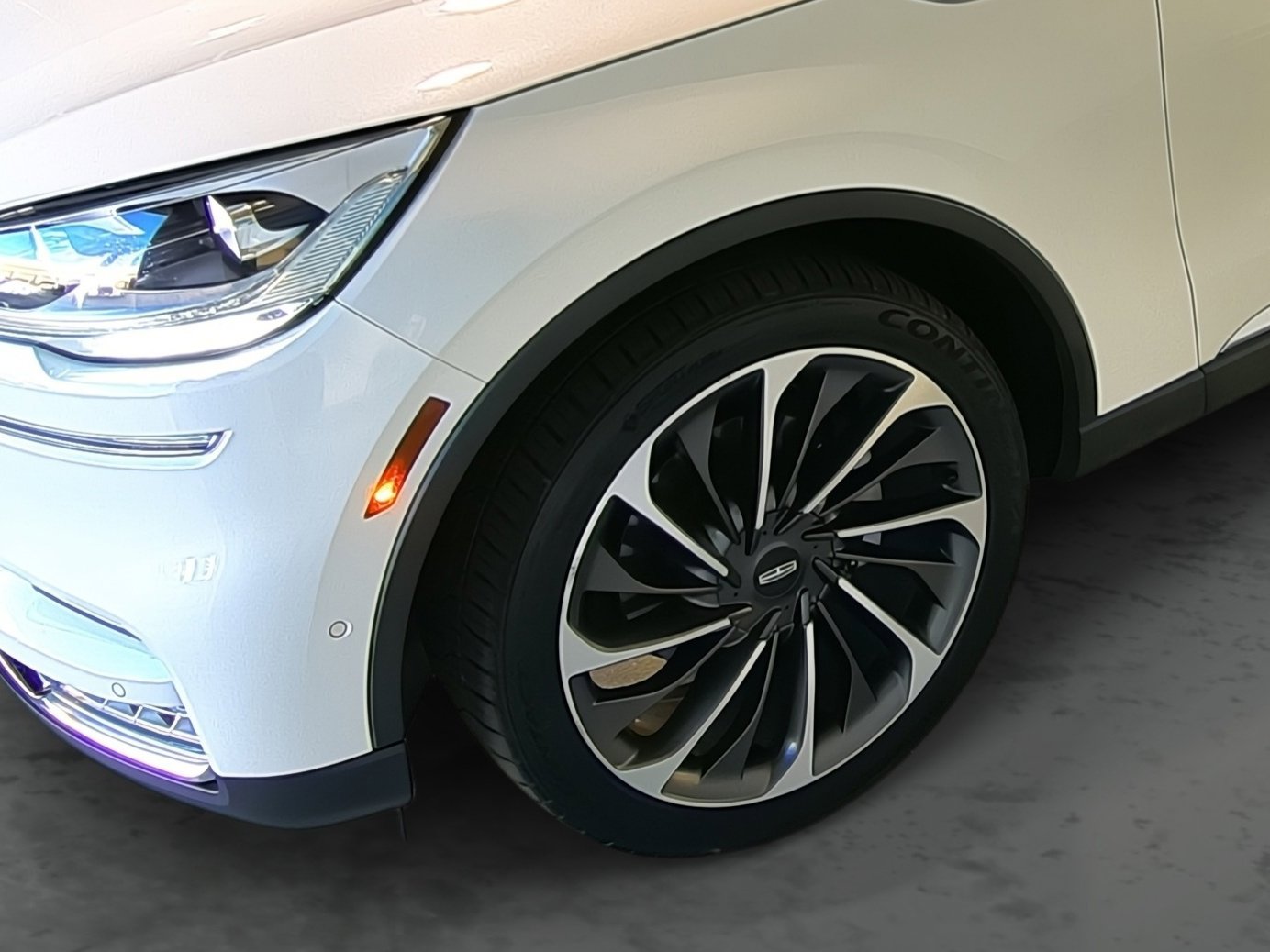 Used 2020 Lincoln Aviator Reserve w/ Equipment Group 202A image 7