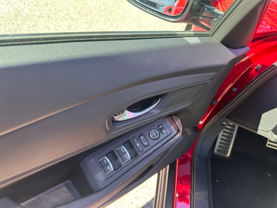 Used 2025 Honda Accord Sport image 32