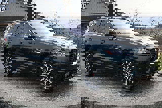 Used 2017 Jaguar F-PACE Prestige image 3