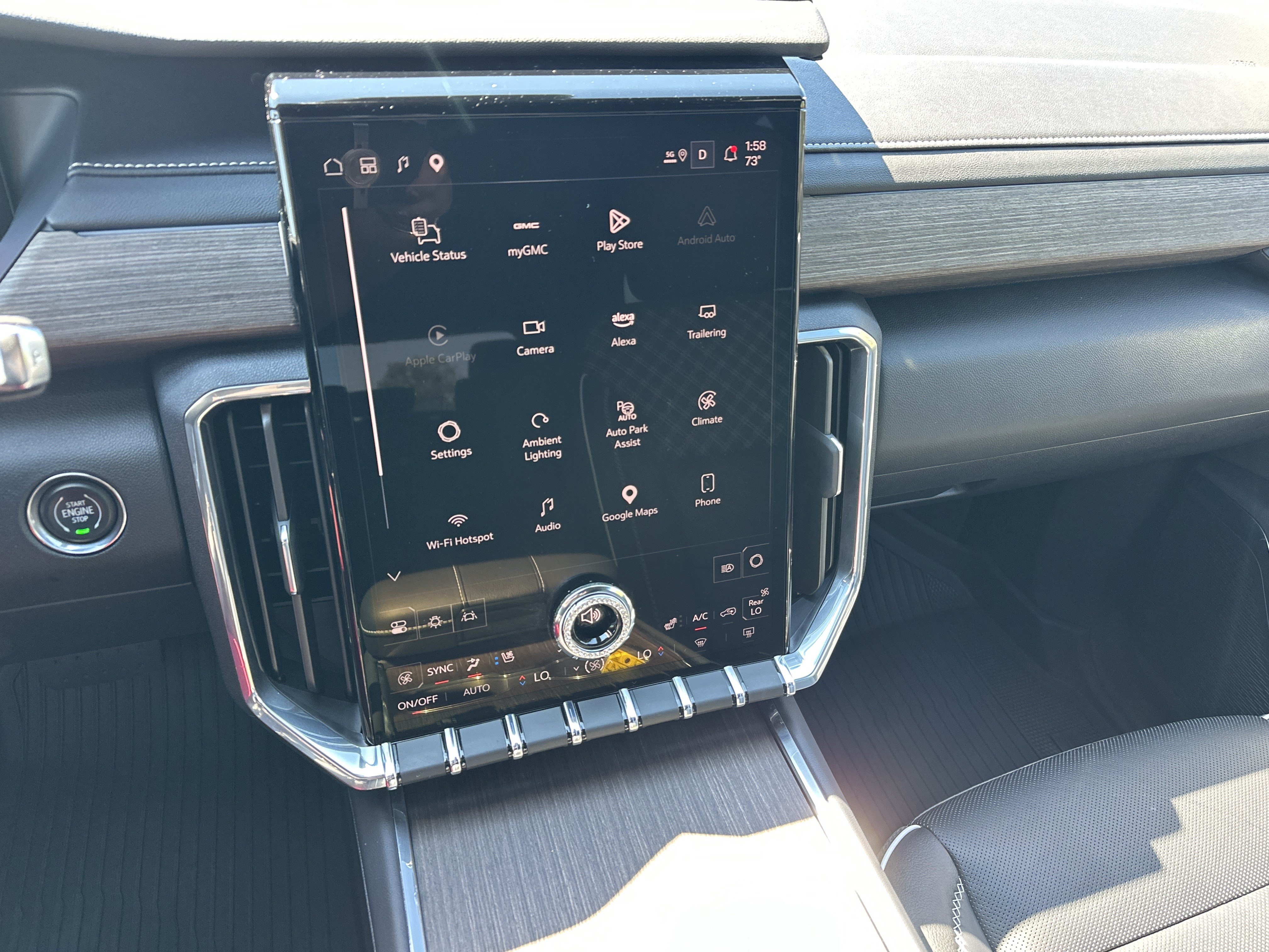 Used 2025 GMC Acadia Denali w/ Super Cruise Package FWD image 23