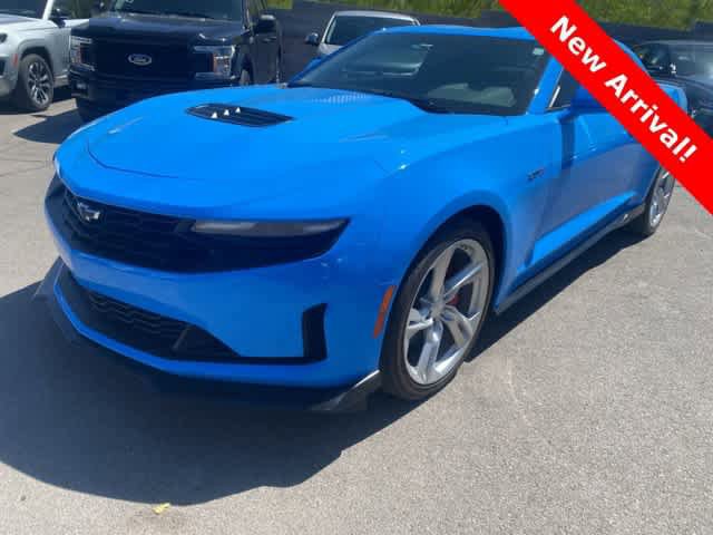 Used 2022 Chevrolet Camaro LT image 1