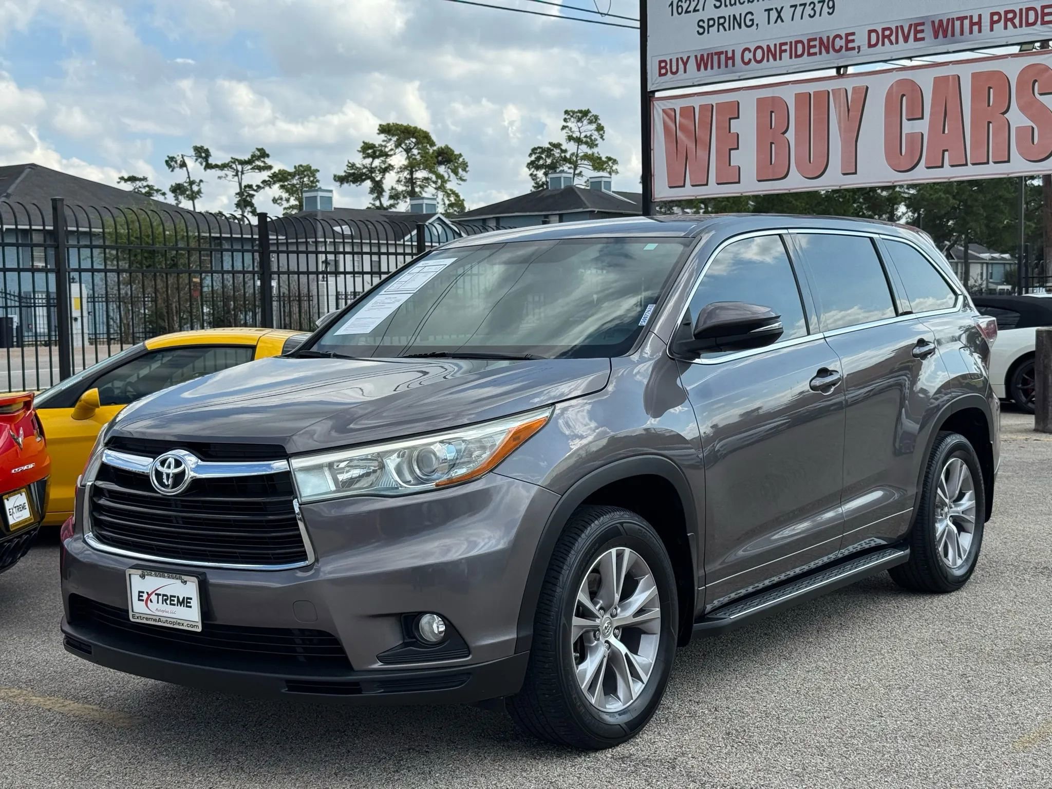 Used 2015 Toyota Highlander LE image 4