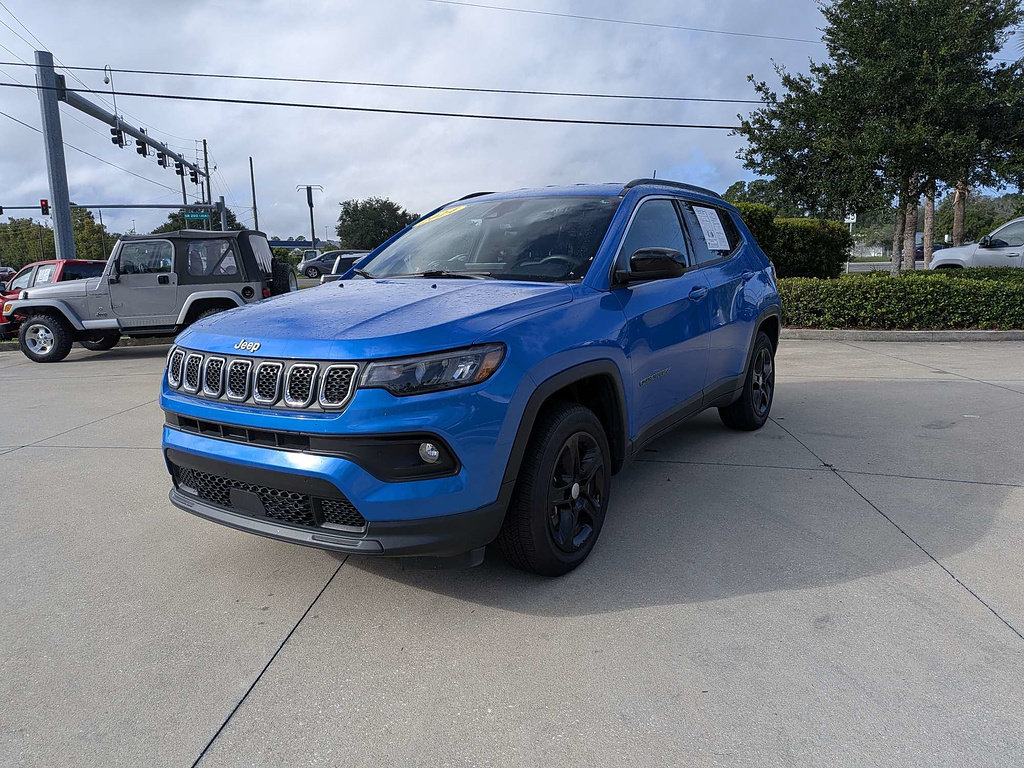 Certified 2024 Jeep Compass Latitude AWD/4WD image 8