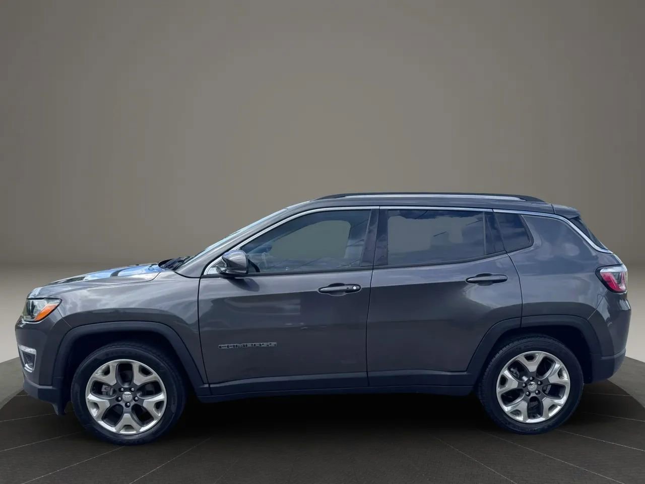 Used 2020 Jeep Compass Limited FWD image 4