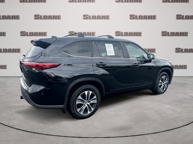 Used 2023 Toyota Highlander XLE AWD/4WD image 5