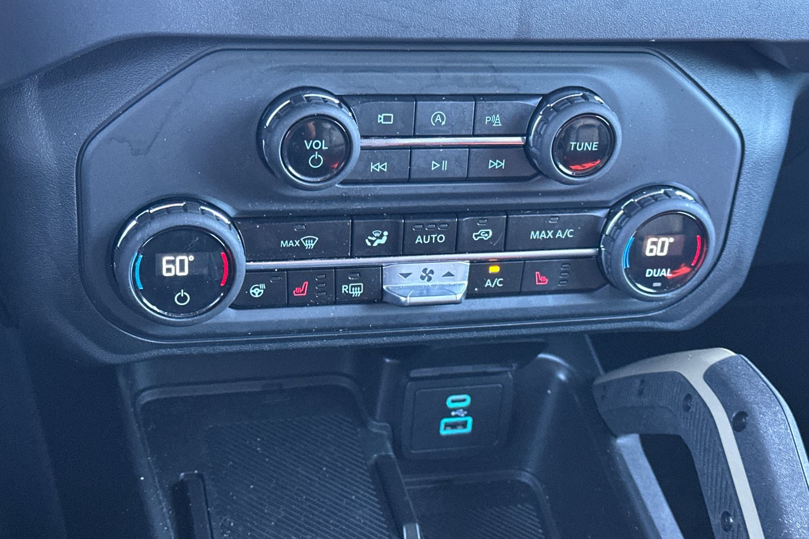 Used 2025 Ford Bronco Badlands AWD/4WD image 19