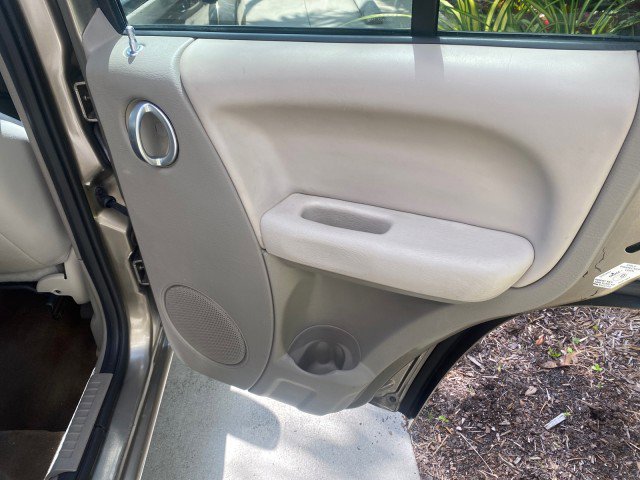 Used 2003 Jeep Liberty Limited image 92