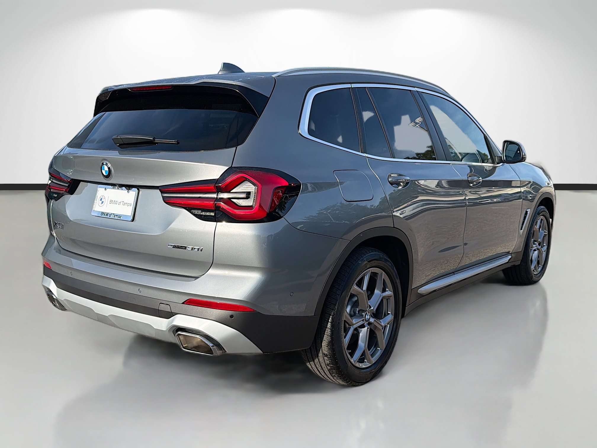 Used 2024 BMW X3 sDrive30i w/ Convenience Package w/ZPA RWD image 3