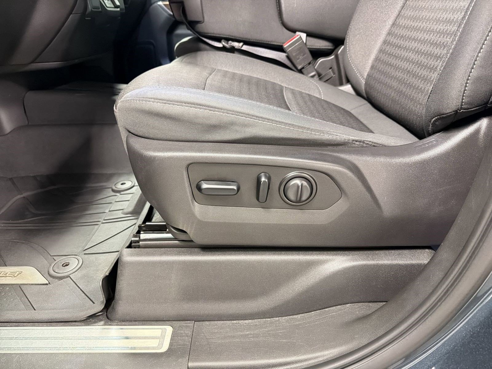 Used 2021 Chevrolet Silverado 1500 RST w/ Bed Protection Package image 13