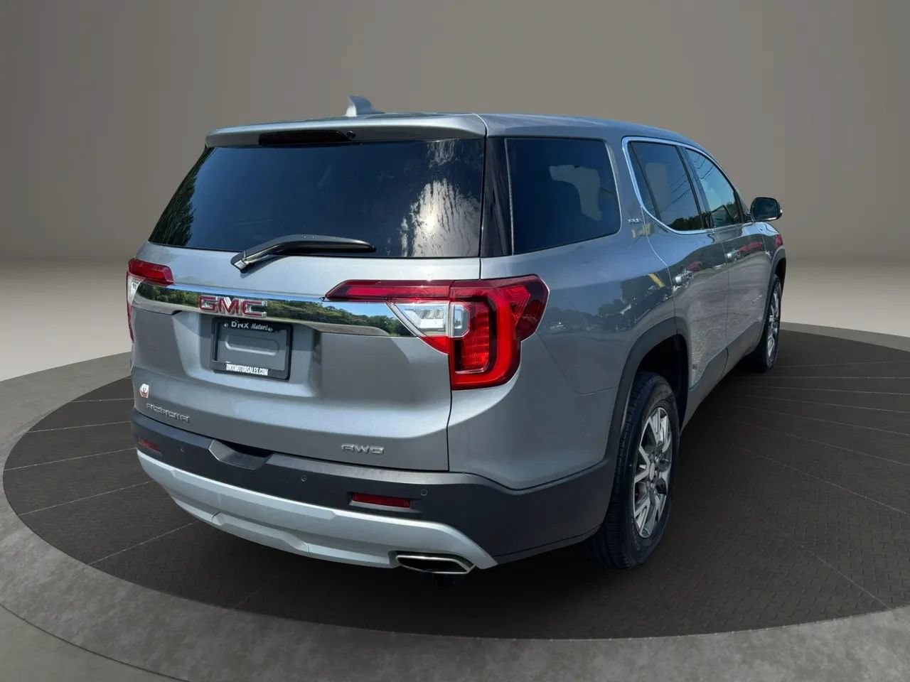 Used 2023 GMC Acadia SLE AWD/4WD image 6