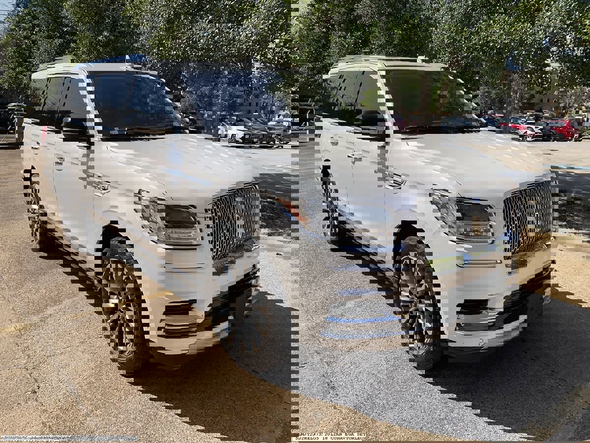 Used 2018 Lincoln Navigator Select w/ Technology Package image 6