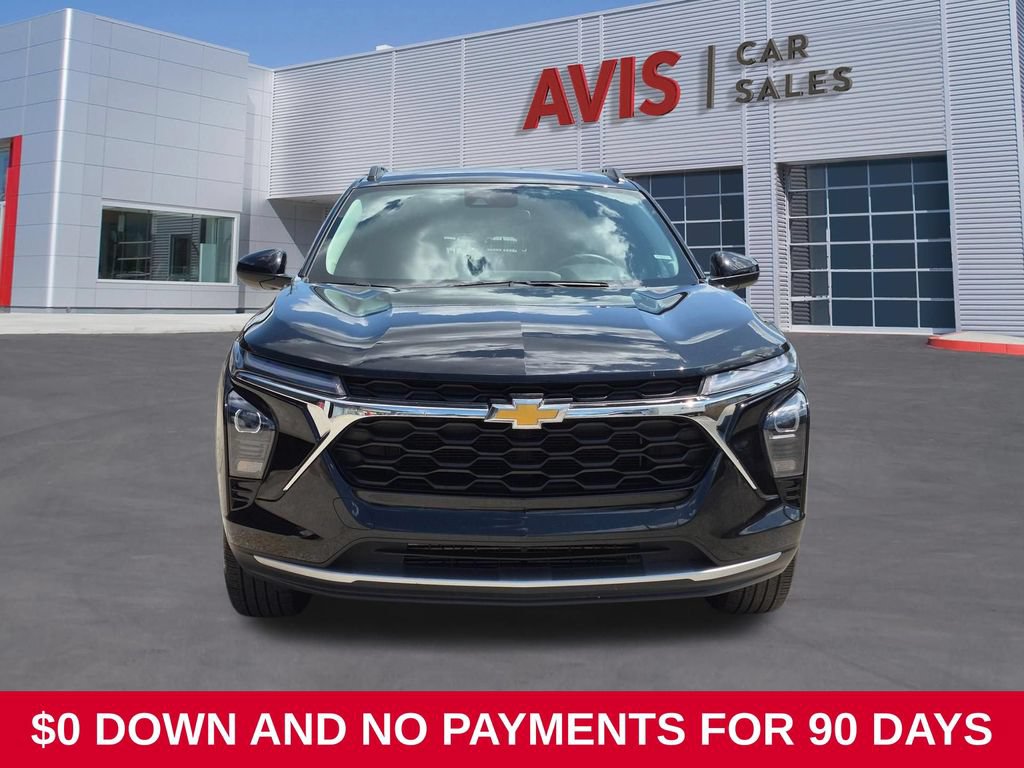 Used 2025 Chevrolet Trax LT w/ LT Convenience Package FWD image 2