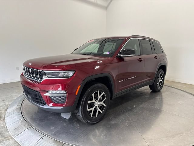Used 2025 Jeep Grand Cherokee Limited AWD/4WD image 3
