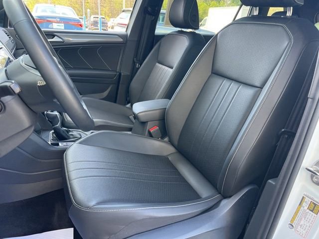 Certified 2023 Volkswagen Tiguan SE R-Line image 32